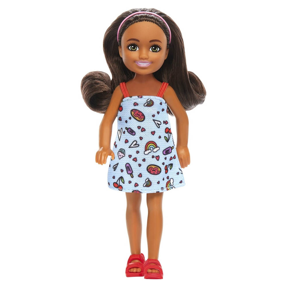 Mattel Barbie Chelsea & Φίλες – Κούκλα Καστανά Μαλλιά Γαλάζιο Φόρεμα (DWJ33 / HXM97)